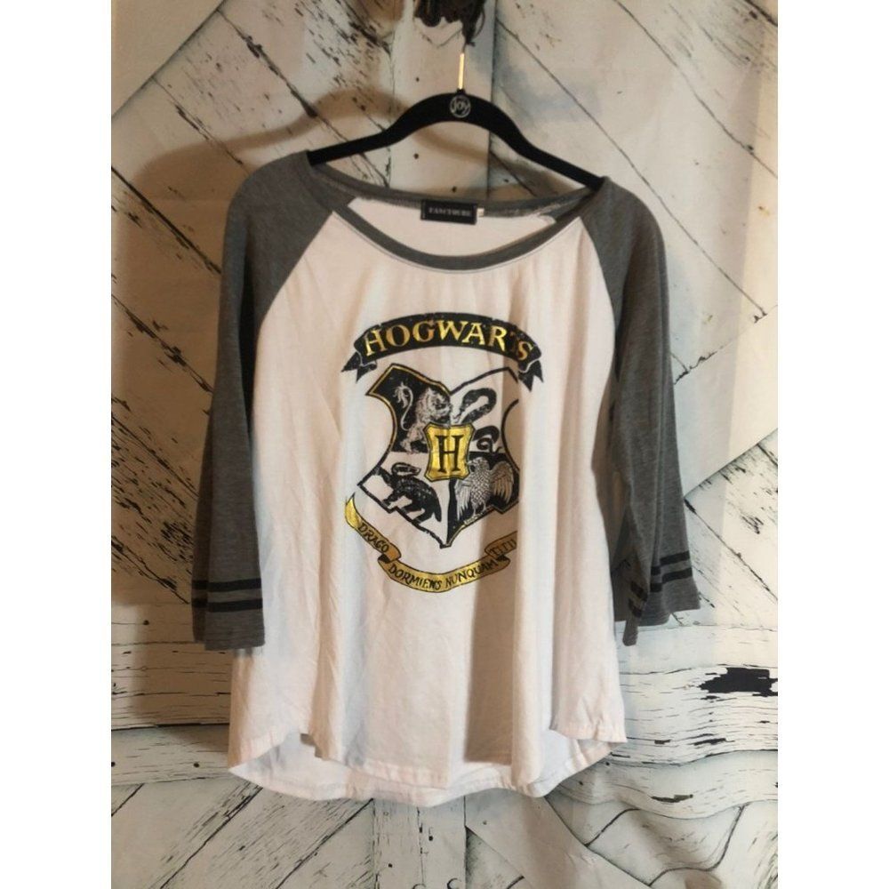 Harry potter hogwarts xl shirt